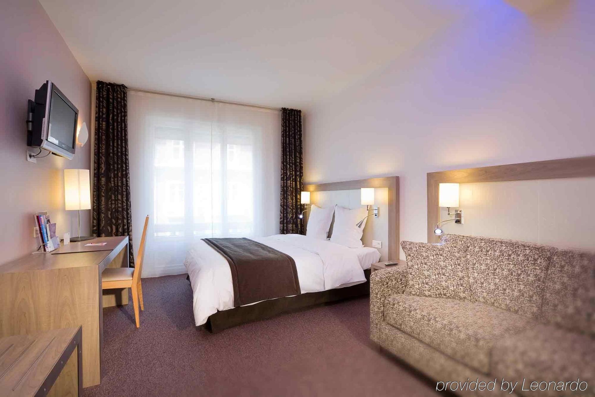 Mercure Calais Centre Room photo