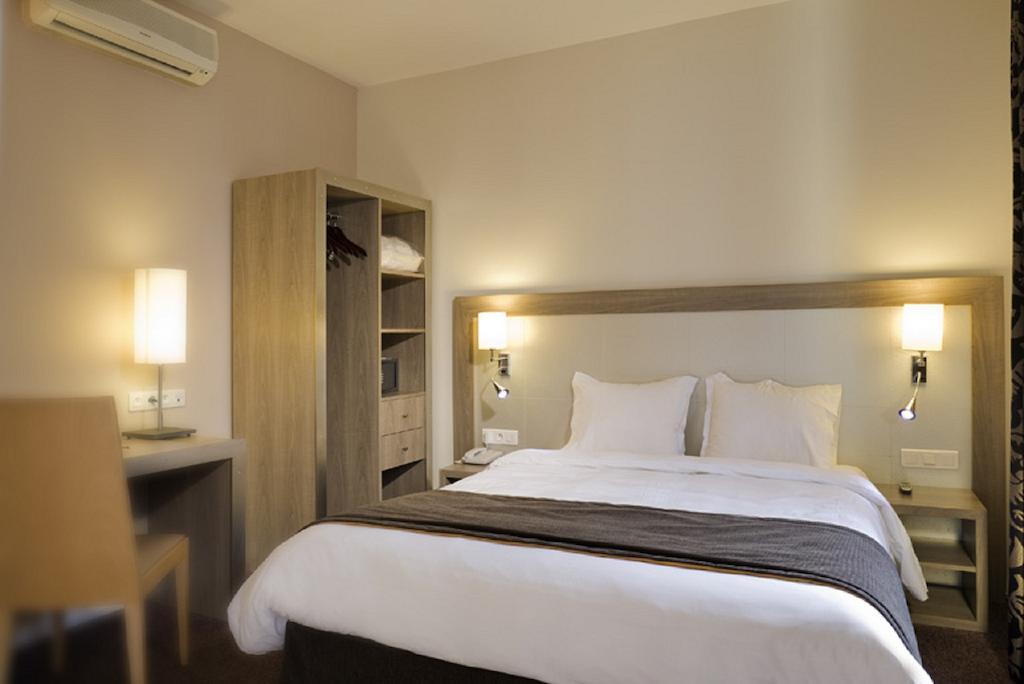 Mercure Calais Centre Room photo